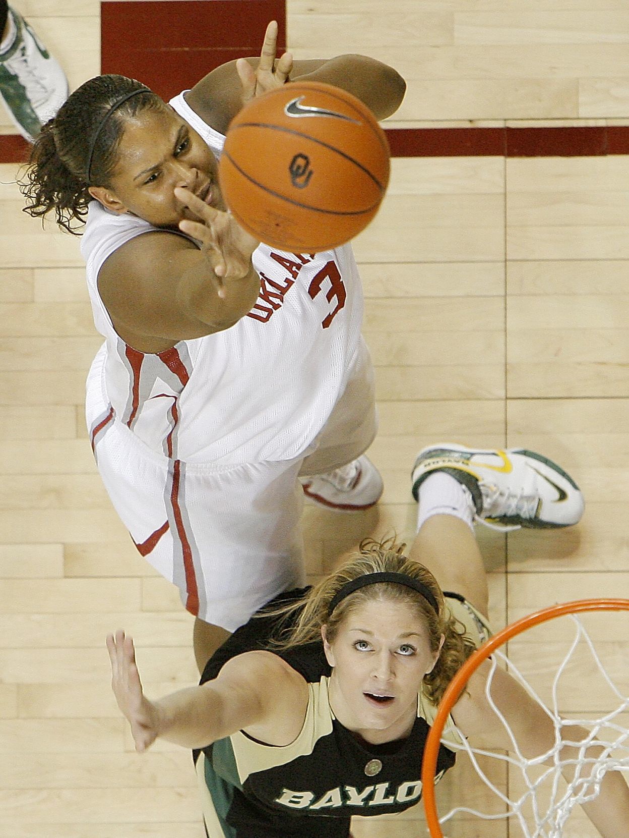 Courtney Paris returning to OU